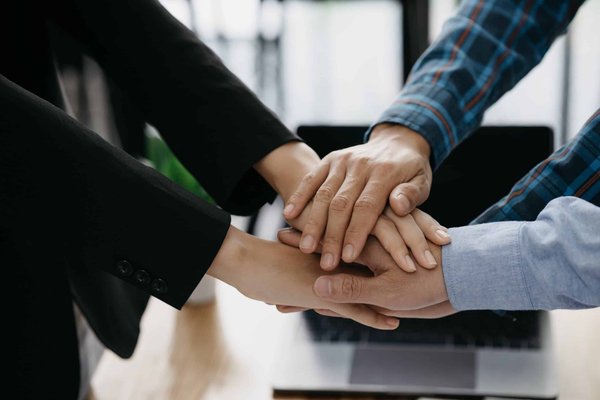 How to Coordinate a Pet Food Donation Drive in Your Local Community?